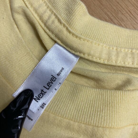 Salty Dog Cafe Soft T Shirt Adult Size Small Yellow Short Sleeve Hilton Head - Picture 5 of 6